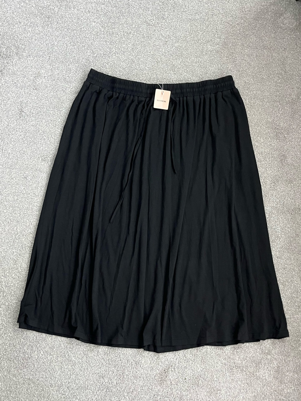 NWT BloomChic Black Maxi Skirt with Elastic Drawstring Waistband Size 28